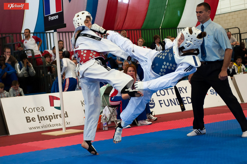 Un joli coup de pied au visage exécuté par la jeune Réunionnaise... Un joli coup de pied au visage exécuté par la jeune Réunionnaise...