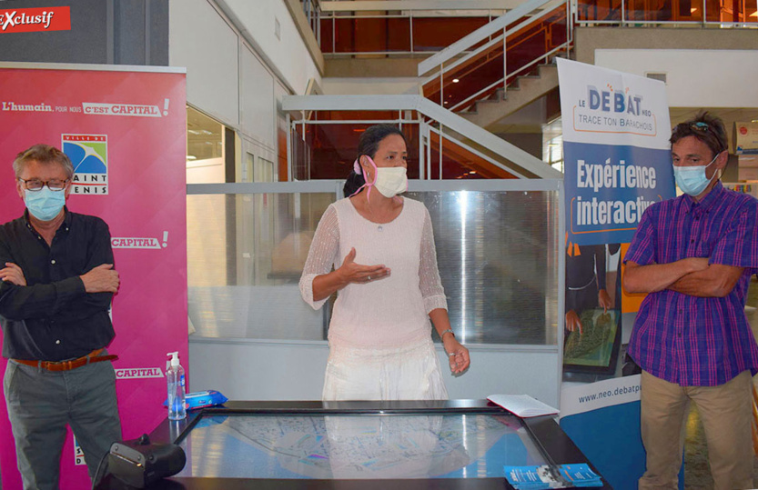 La présentation de la table virtuelle à la presse a été effectuée cette semaine La présentation de la table virtuelle à la presse a été effectuée cette semaine