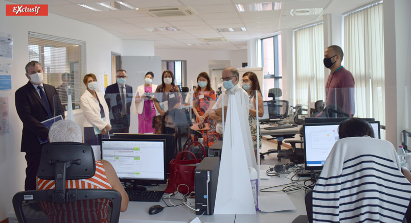 Visite de la plateforme par les officiels Visite de la plateforme par les officiels