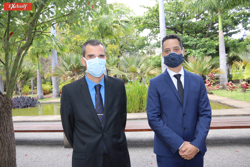 David Gagneur, directeur de l'Iconothèque de l'Océan Indien, et Gilles Gauvin, historien David Gagneur, directeur de l'Iconothèque de l'Océan Indien, et Gilles Gauvin, historien
