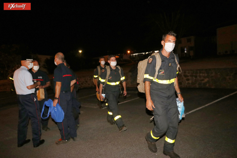Les sapeurs-pompiers et militaires engagés dans l’incendie du Maïdo remerciés