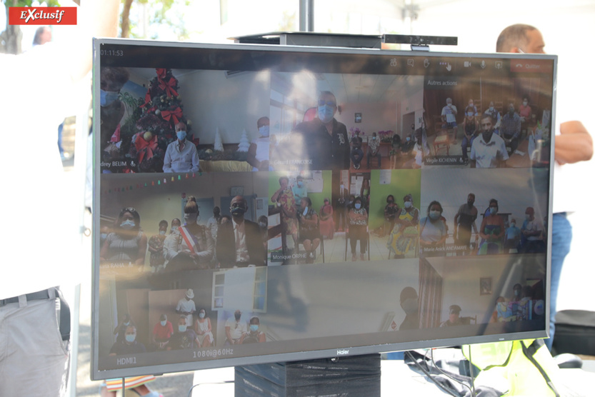 La cérémonie était retransmise en direct dans 9 mairies annexes La cérémonie était retransmise en direct dans 9 mairies annexes