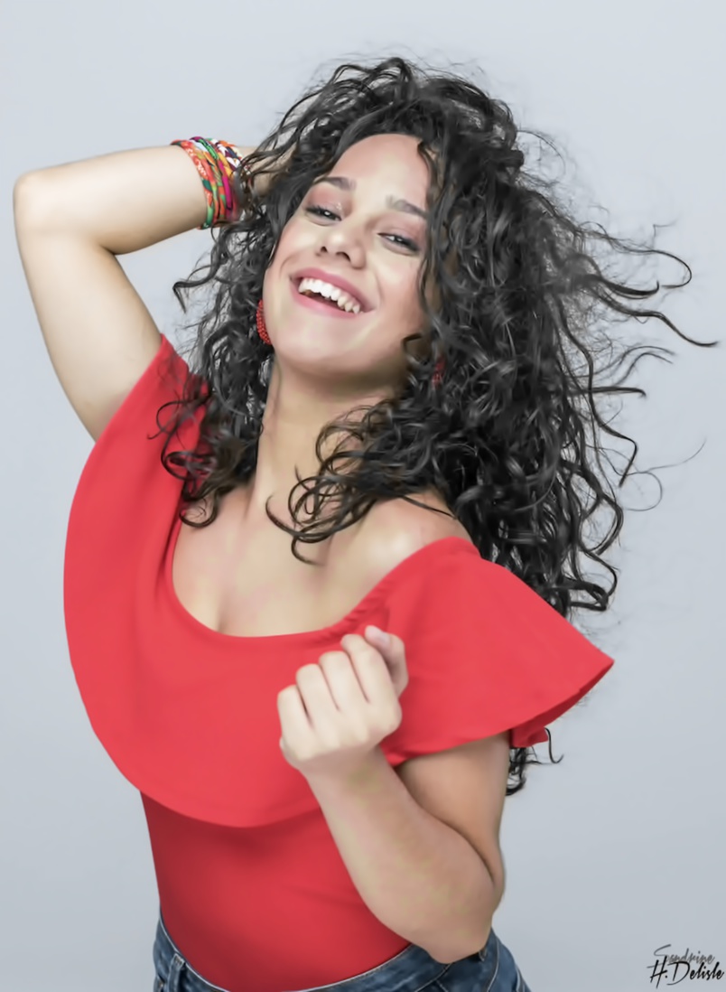 Aujourd'hui, Clara Roland chante le séga...