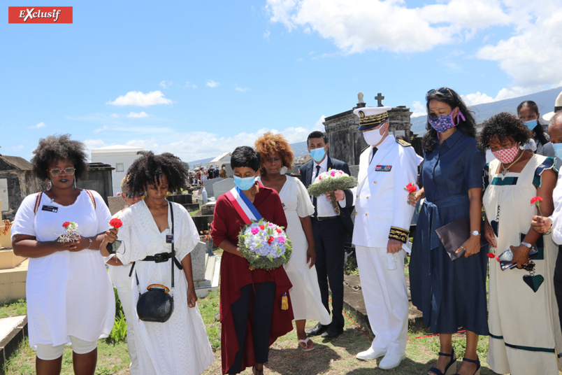 Moment d'émotion devant la tombe de Toinette Moment d'émotion devant la tombe de Toinette