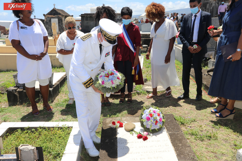 Le Préfet Jacques Billant a aussi déposé une gerbe sur la tombe Le Préfet Jacques Billant a aussi déposé une gerbe sur la tombe