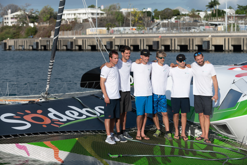 L'équipage du Sodebo au Port de la Pointe des Galets L'équipage du Sodebo au Port de la Pointe des Galets