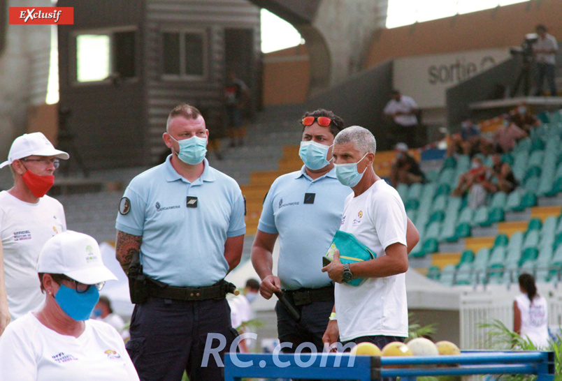 Jean-Louis Prianon a servi de guide aux gendarmes venus jeter un œil sur la manifestation Jean-Louis Prianon a servi de guide aux gendarmes venus jeter un œil sur la manifestation