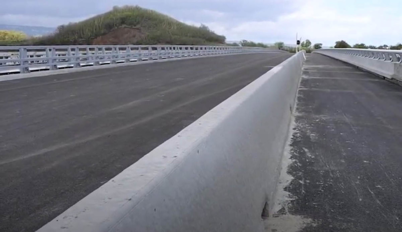 Le Nouveau Pont de la Rivière des Galets inauguré, les bouchons persistent