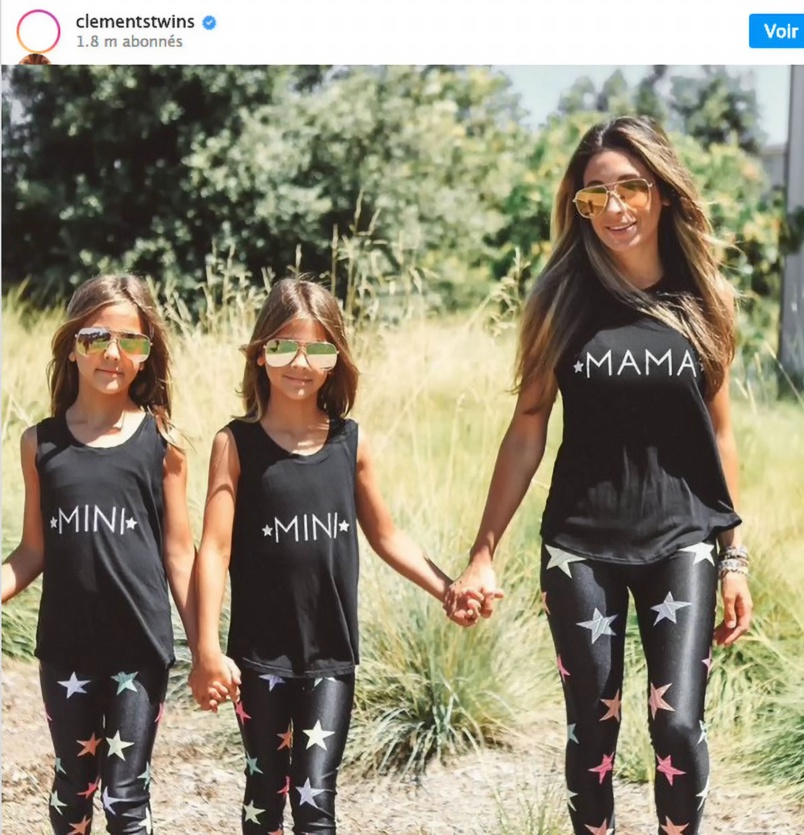 Jaqi est fière de ses jumelles et on la comprend Jaqi est fière de ses jumelles et on la comprend