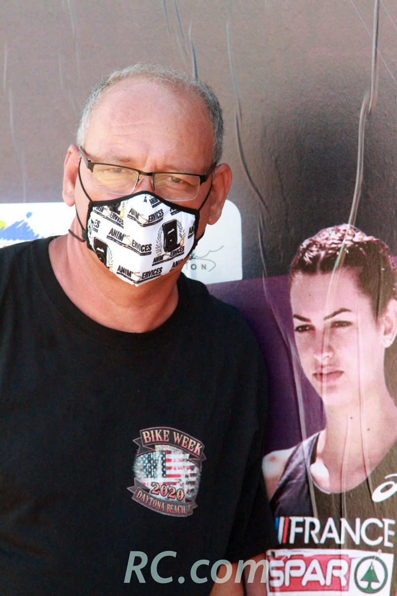 Michel préfère Esther Michel préfère Esther