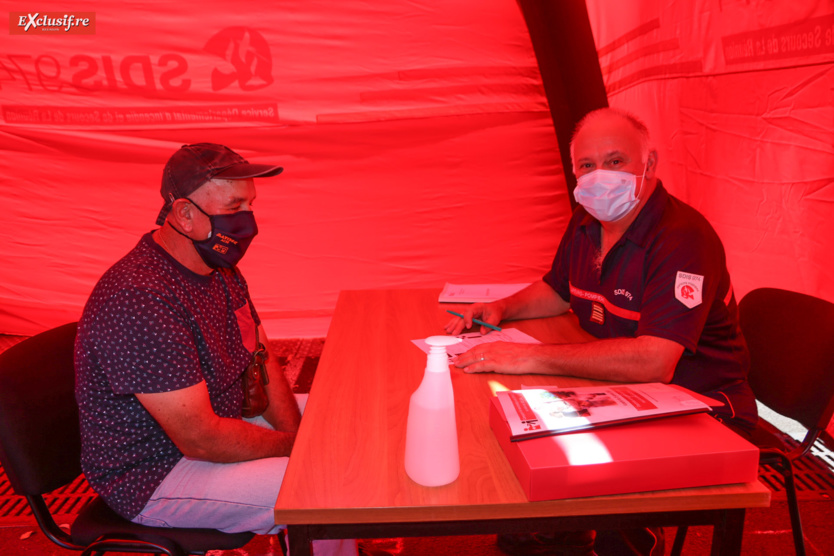 Vaccination contre la Covid-19: les pompiers premiers de cordée Vaccination contre la Covid-19: les pompiers premiers de cordée