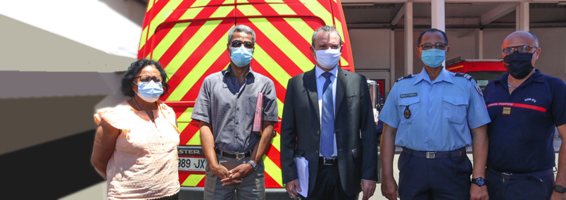 Vaccination contre la Covid-19: les pompiers premiers de cordée