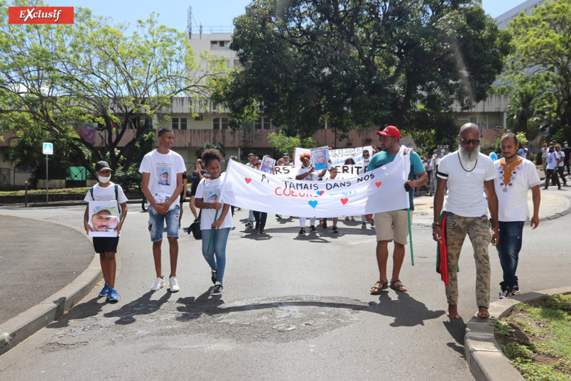 Elle est passée par l'Allée Cocos aux Camélias Elle est passée par l'Allée Cocos aux Camélias