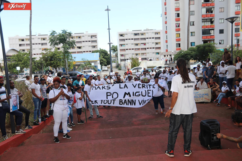 Marche blanche pour Miguel, un an après l'accident avec les policiers Marche blanche pour Miguel, un an après l'accident avec les policiers