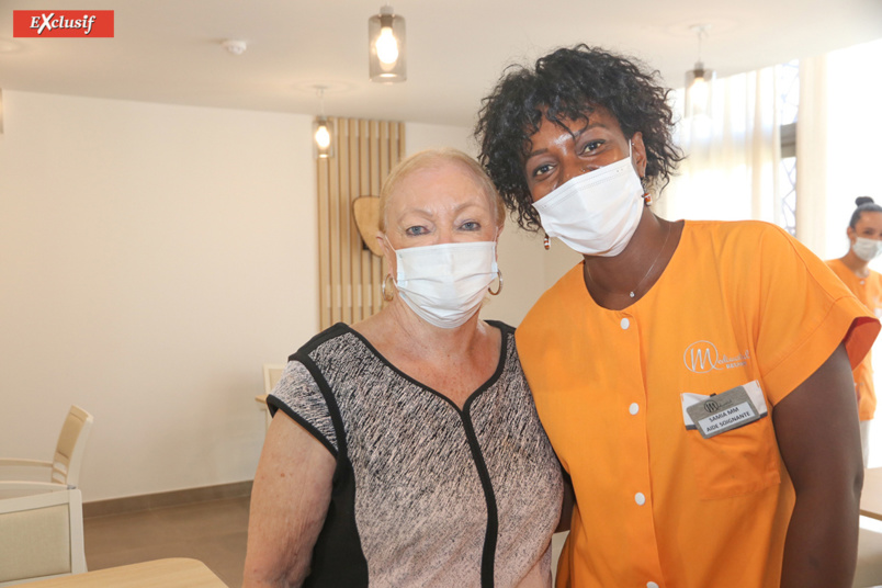 Madame Aude et Sam M., aide-soignante de l'EHPAD Aude Madame Aude et Sam M., aide-soignante de l'EHPAD Aude