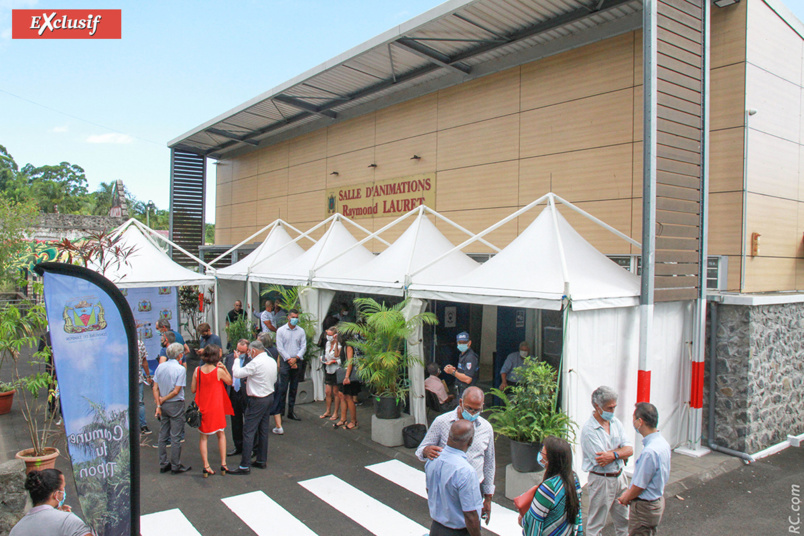 Le centre anti-Covid du 14ème km au Tampon est installé dans la salle d'animation Raymond Lauret Le centre anti-Covid du 14ème km au Tampon est installé dans la salle d'animation Raymond Lauret