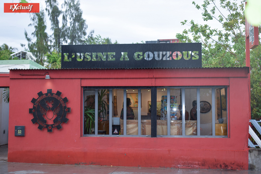 "L"Usine à Gouzous" à l'avant, et la Galerie Very Yes à l'arrière