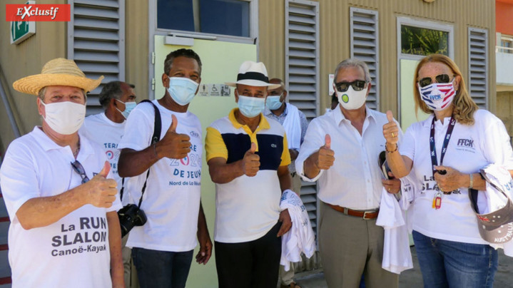 Maurice Gironcel (avec les solaires), président de la Cinor, entouré de quelques membres de l'organisation