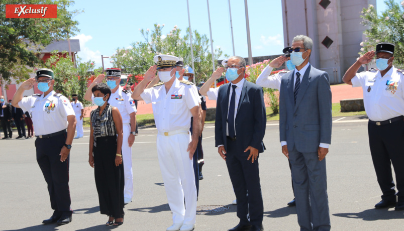 Les officiels présents à cette cérémonie Les officiels présents à cette cérémonie
