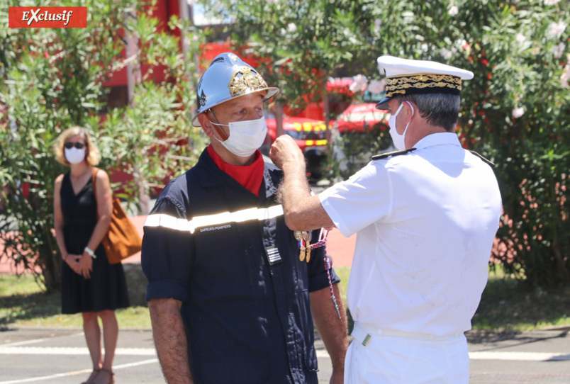 SDIS: Frédéric Léguillier nouveau commandant, médaille d'argent pour les pompiers SDIS: Frédéric Léguillier nouveau commandant, médaille d'argent pour les pompiers