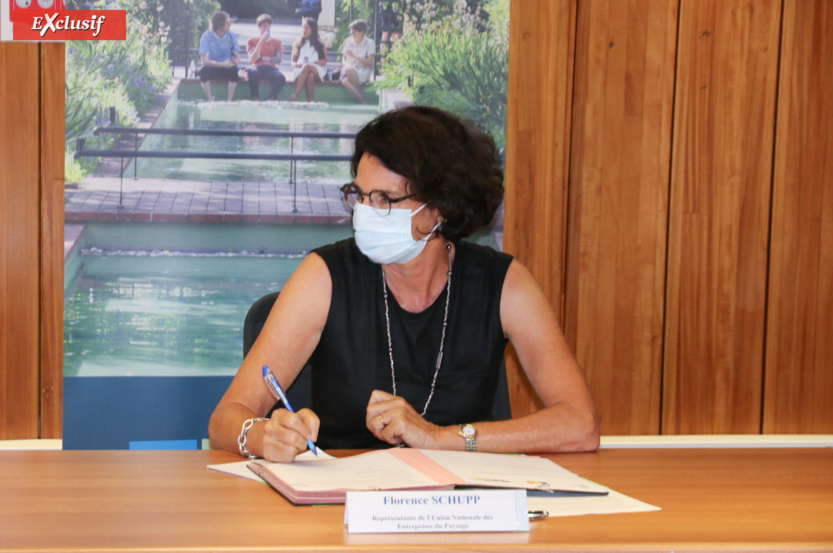 Lutte contre le travail illégal: une charte signée dans le secteur du paysage Lutte contre le travail illégal: une charte signée dans le secteur du paysage