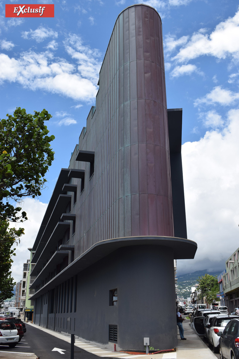 En venant de l'Ouest sur le Boulevard Lancastel, impossible de rater l'hôtel... En venant de l'Ouest sur le Boulevard Lancastel, impossible de rater l'hôtel...