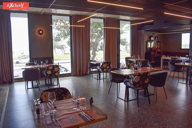 Dans le restaurant... Dans le restaurant...