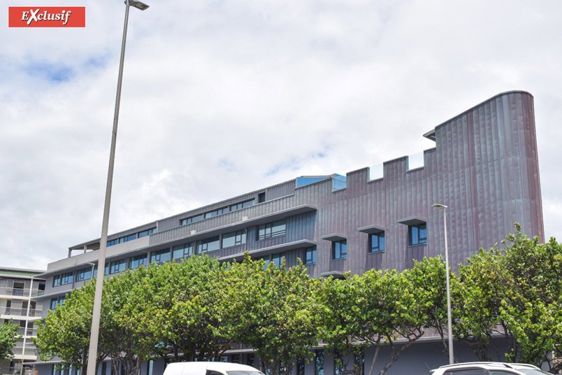 Il manque juste une enseigne de ce côté comme nous l'ont fait remarquer quelques lecteurs... Il manque juste une enseigne de ce côté comme nous l'ont fait remarquer quelques lecteurs...