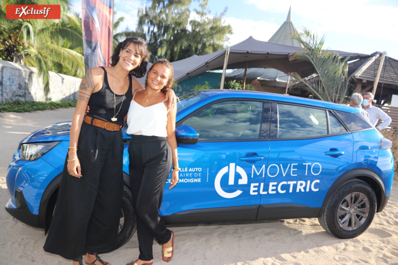 Amélie Filain, chargée marketing et communication Peugeot, et Alice Lemoigne Amélie Filain, chargée marketing et communication Peugeot, et Alice Lemoigne