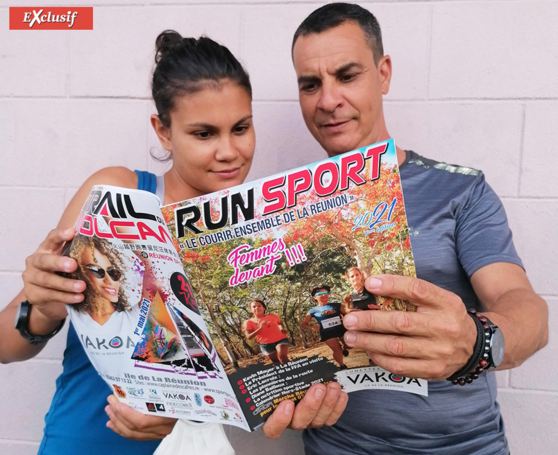 Audrey et Patrick plongés dans la lecture du magazine Audrey et Patrick plongés dans la lecture du magazine