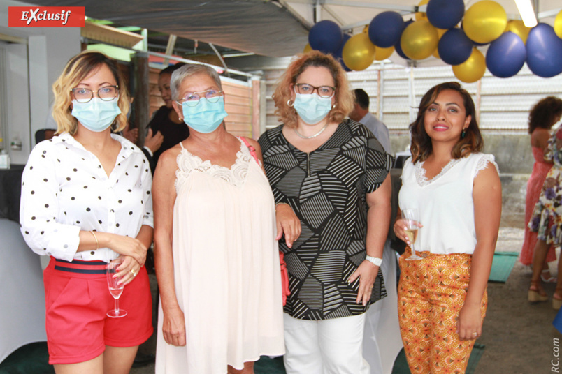 Farah et Tiffany avec deux invitées Farah et Tiffany avec deux invitées