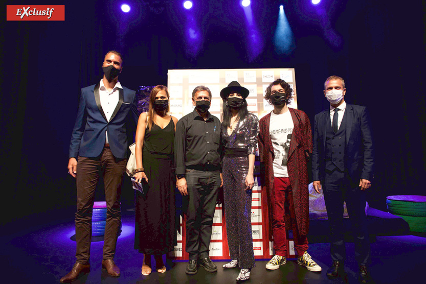 Jérôme et Fabienne Rivière, Aziz Patel, Aurélia Mengin, Nicolas Luquet et Olivier Rivière Jérôme et Fabienne Rivière, Aziz Patel, Aurélia Mengin, Nicolas Luquet et Olivier Rivière