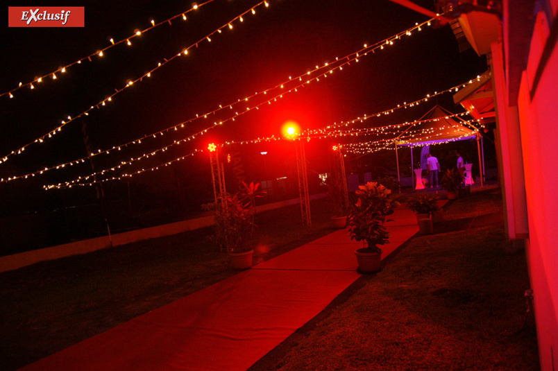 Le décor extérieur de la salle de cinéma pour le festival Le décor extérieur de la salle de cinéma pour le festival