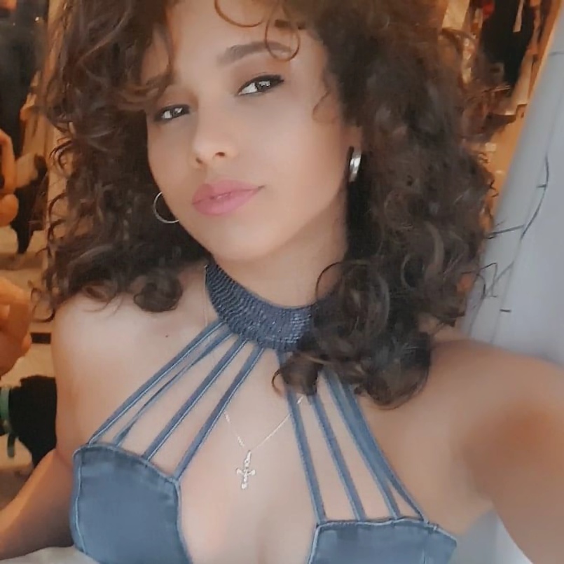 Clara Roland, une belle jeune femme! Clara Roland, une belle jeune femme!