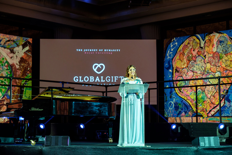 Le plus grand tableau du monde acheté 53 millions d'euros par un Français! Le plus grand tableau du monde acheté 53 millions d'euros par un Français!