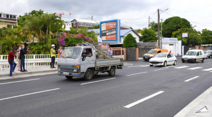Les premiers usagers du pont ont été photographiés et filmés... Les premiers usagers du pont ont été photographiés et filmés...