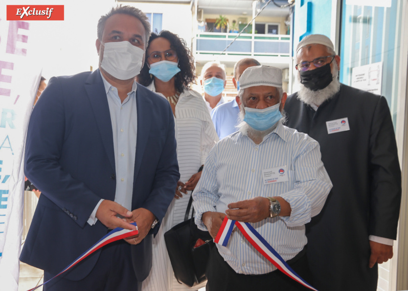 Traditionnelle coupure de ruban Traditionnelle coupure de ruban