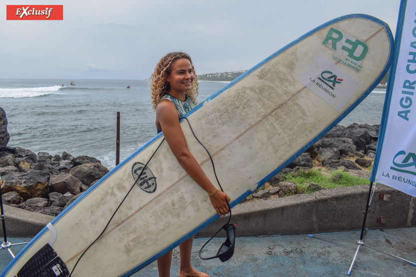 Alice Lemoigne, championne du monde de longboard, surfe avec le Crédit Agricole Alice Lemoigne, championne du monde de longboard, surfe avec le Crédit Agricole