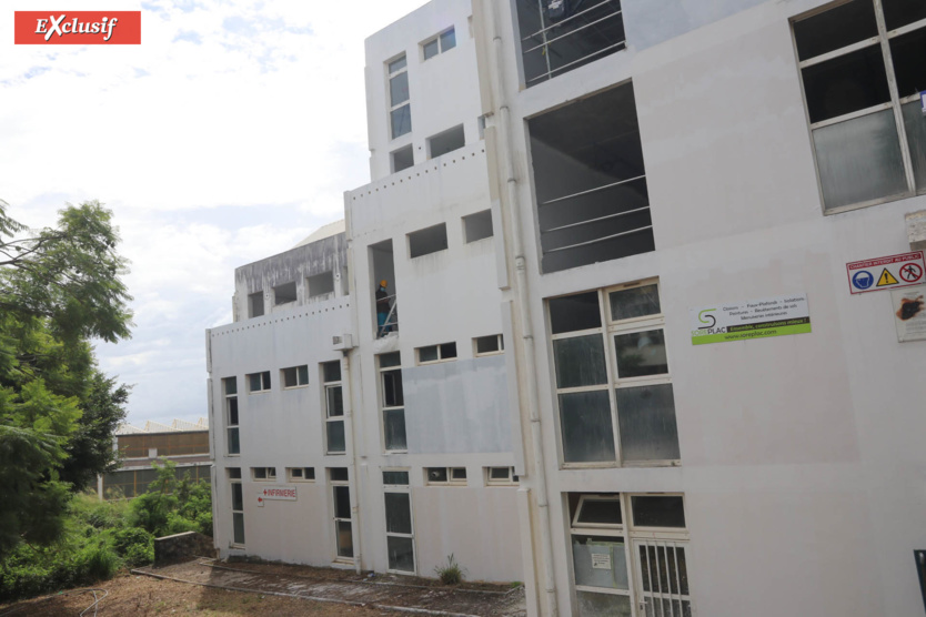 La bâtiment est là, il manque toute la partie finitions La bâtiment est là, il manque toute la partie finitions