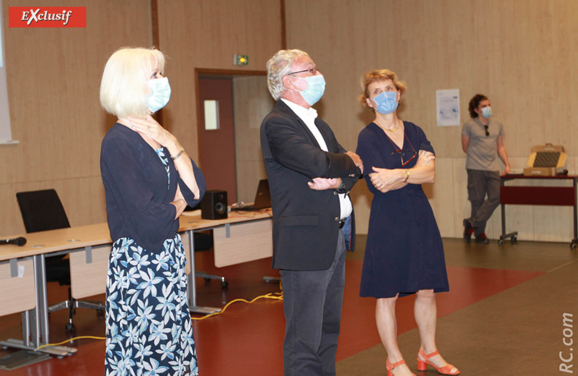 Isabelle Lemarchand, proviseure du Lycée Roland Garros, François Cartault, président de Sciences Réunion, et Chantal Manès-Bonisseau, Rectrice de l'Académie de La Réunion Isabelle Lemarchand, proviseure du Lycée Roland Garros, François Cartault, président de Sciences Réunion, et Chantal Manès-Bonisseau, Rectrice de l'Académie de La Réunion