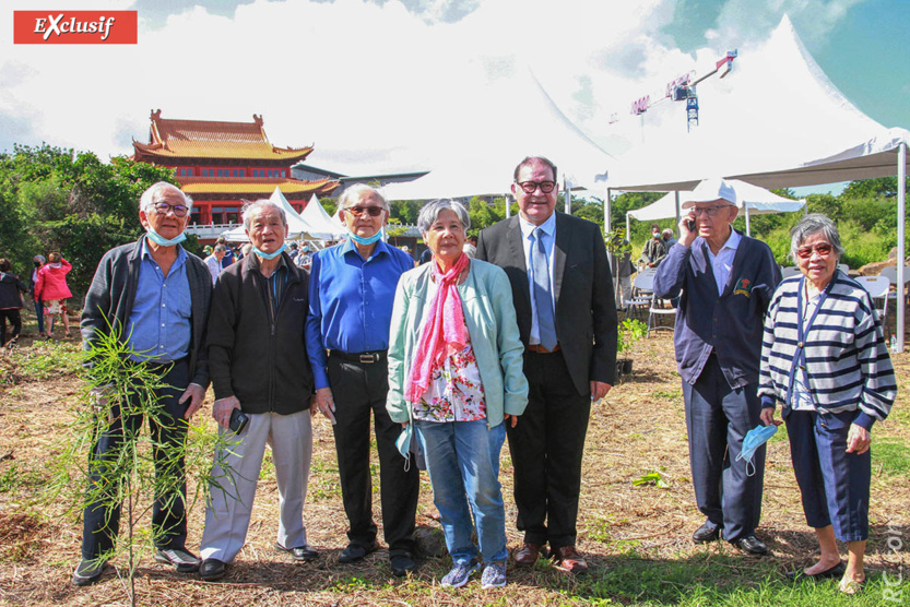 Une photo-souvenir avant de se quitter Une photo-souvenir avant de se quitter