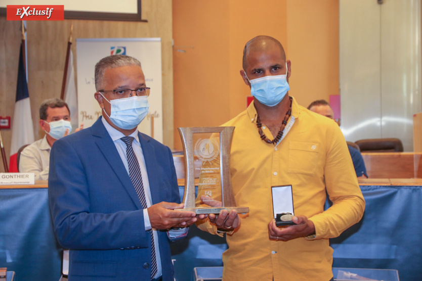 Prix Départemental du Mérite: 11 Réunionnais honorés Prix Départemental du Mérite: 11 Réunionnais honorés