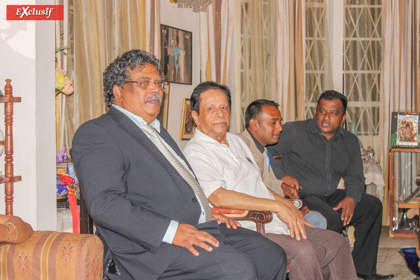 Au premier plan Sevam Chanemougame, président de l'association Tamij Sangam