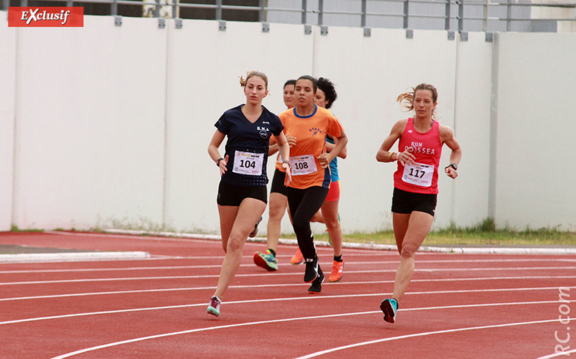 Julie Avril (dossard 117) prend les commandes du 800 m