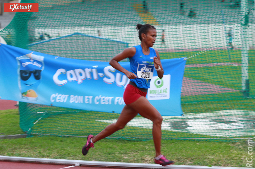 : Inoxydable Christine Cavane!