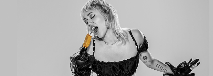 Miley Cyrus, égérie internationale de Magnum, en concert sur youtube