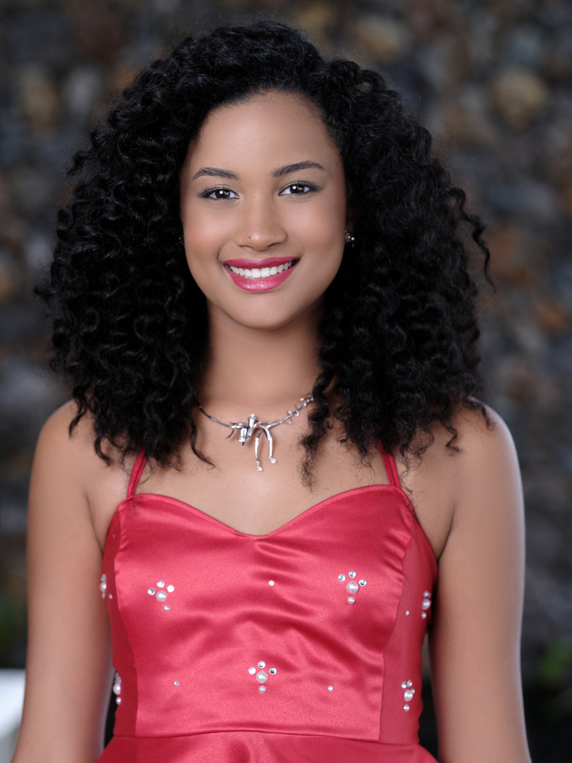 N°12. Mélanie Odules - 18 ans, 1,77m - Saint-Paul N°12. Mélanie Odules - 18 ans, 1,77m - Saint-Paul