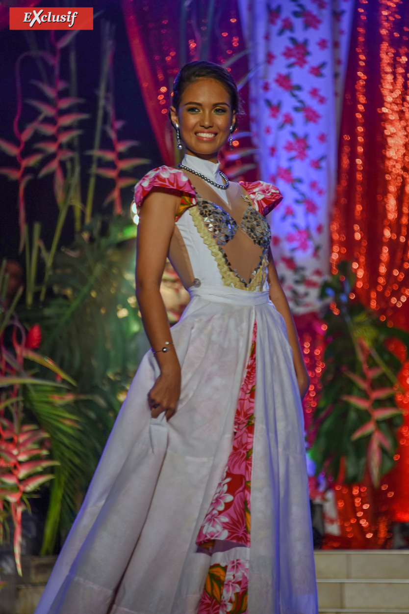 Robe du soir transformable : ici Tumateata Buisson. Robe du soir transformable : ici Tumateata Buisson.