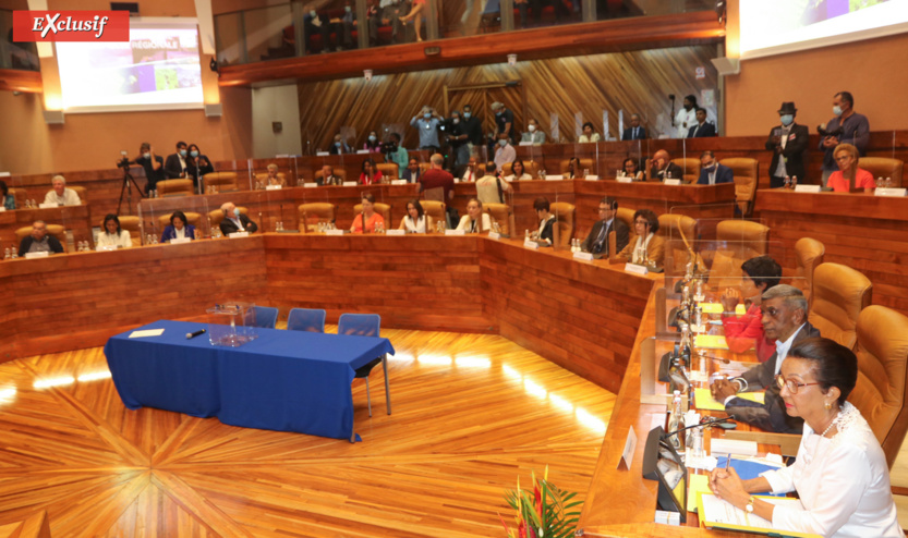 Dans l'hémicyle de la Région Réunion Dans l'hémicyle de la Région Réunion