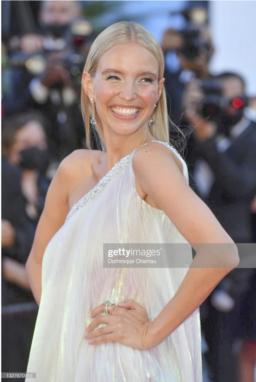 Leonnie Hanne Leonnie Hanne